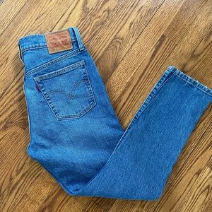 Levi’s Straight Leg Jean